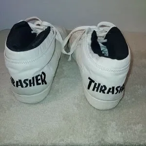 Thrasher | Shoes | Thrasher White Canvas Mid Top Style Skate  display picture 2